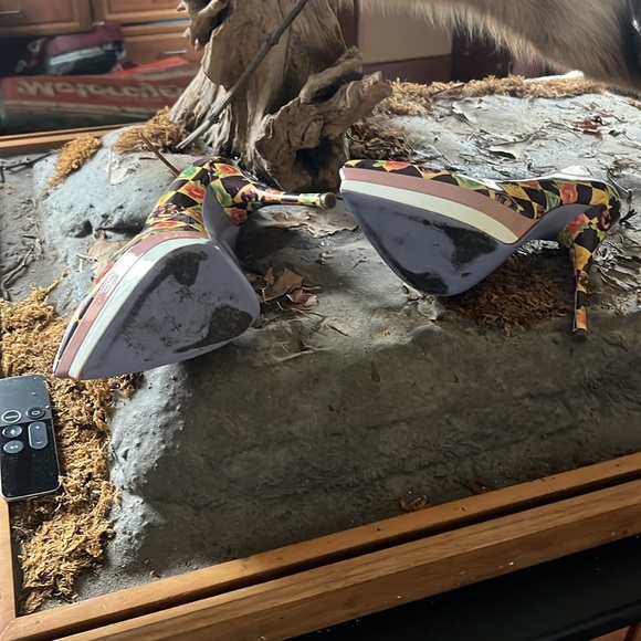 Versace size 40 floral heel - Picture 2 of 2